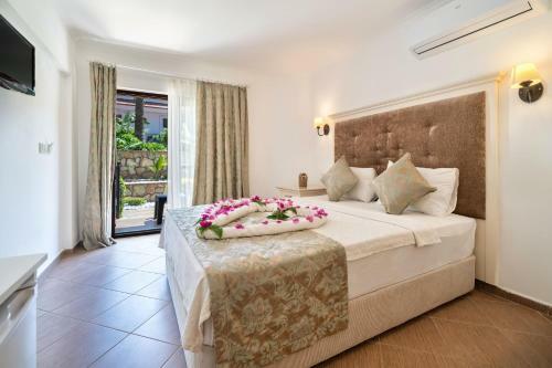 Ata Lagoon Beach Hotel