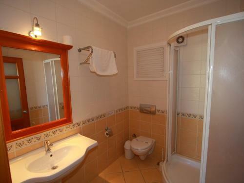 Sea Breeze Hotel And Apartments