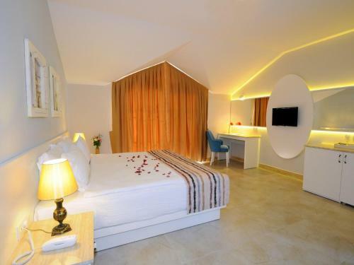 Sea Breeze Hotel And Apartments