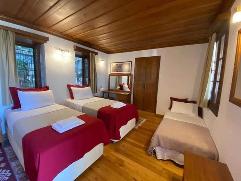 Ionia House