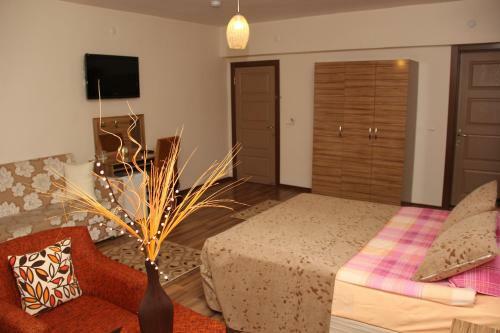Aymini Hotel