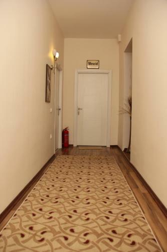 Aymini Hotel