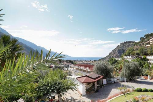 Morina Deluxe Hotel