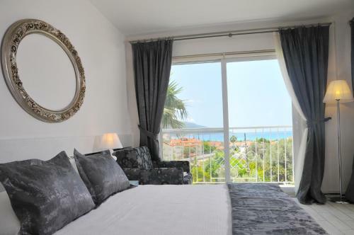 Morina Deluxe Hotel