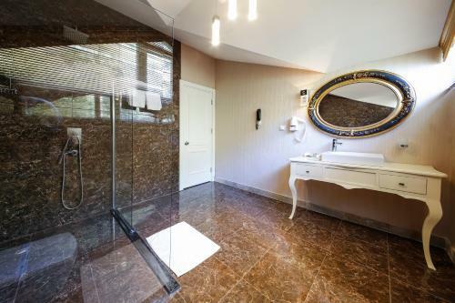 Morina Deluxe Hotel