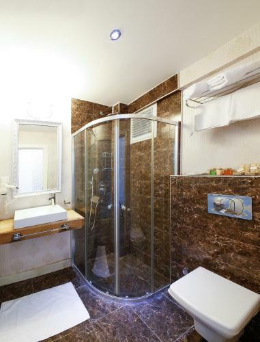 Morina Deluxe Hotel