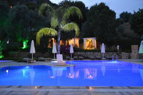 Morina Deluxe Hotel