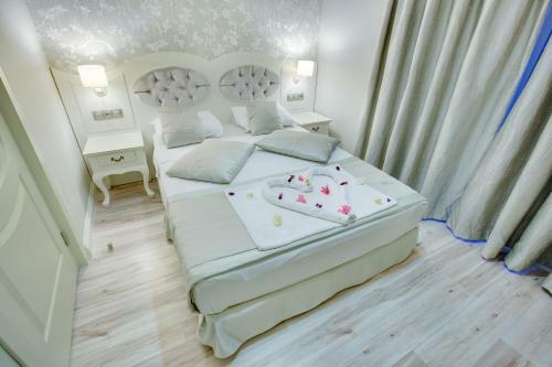 Pinehill Hotel & Suites