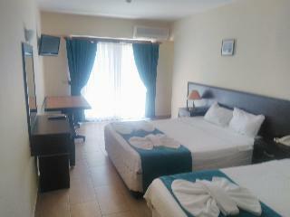 Grove Hotel