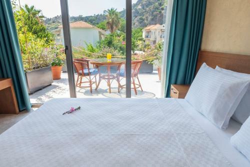 Hostal Mellis Beach Hotel
