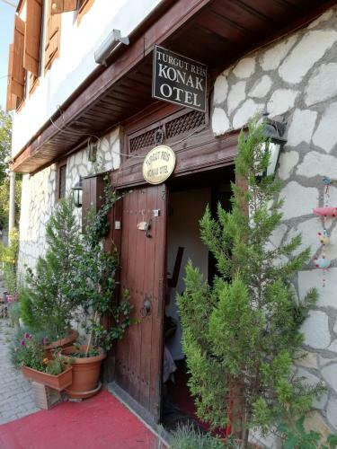 Hostal Turgut Reis Konak