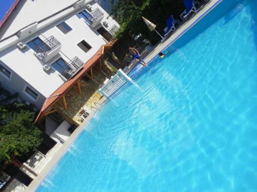 Star Hotel