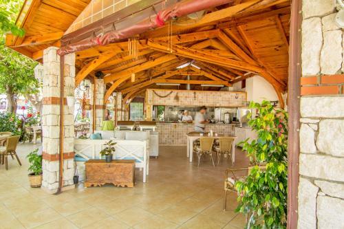 Unsal Hotel