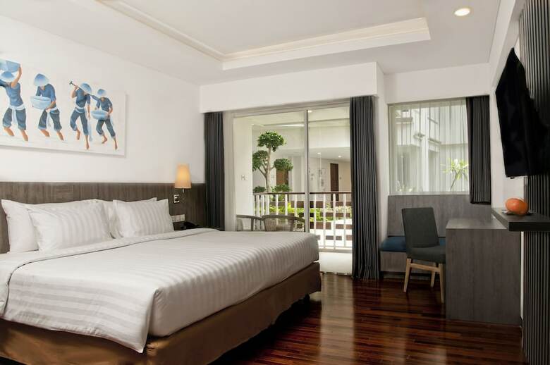 Hotel Aston Canggu Beach Resort & Spa