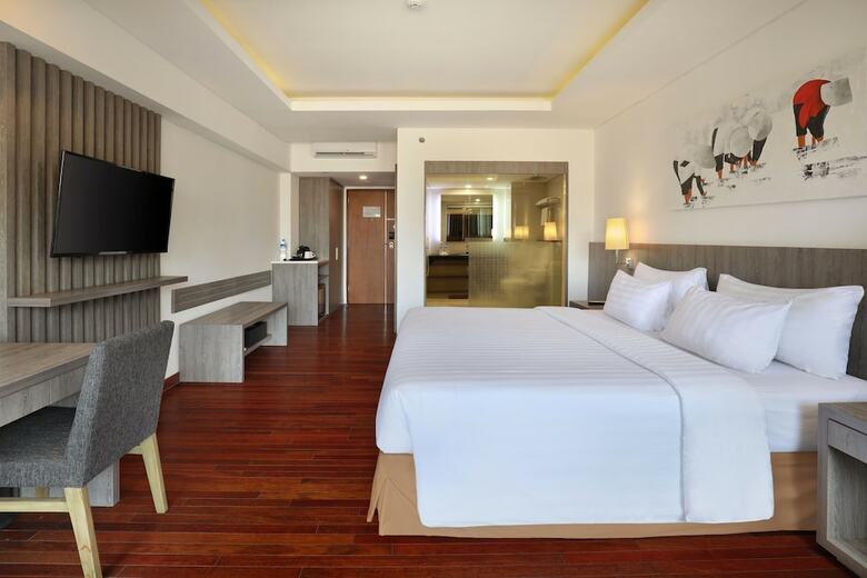 Hotel Aston Canggu Beach Resort & Spa