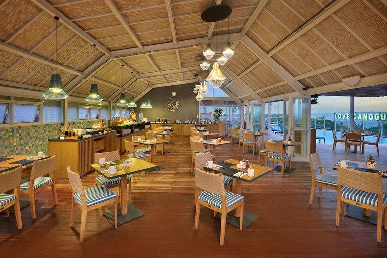 Hotel Aston Canggu Beach Resort & Spa
