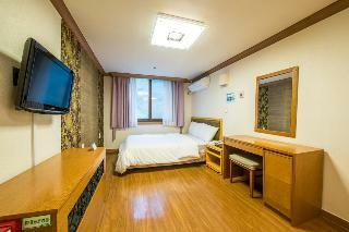 Hotel Osaek Green Yard