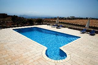 Apartamentos White Cliff Villas