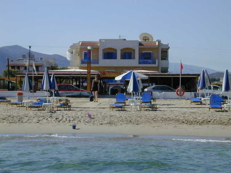 Hotel Mikes Beach Apartments & Studios