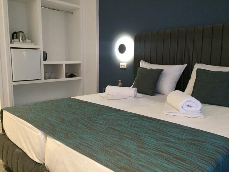 Adamakis Hotel