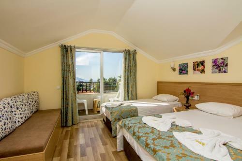 Magic Tulip Hotel