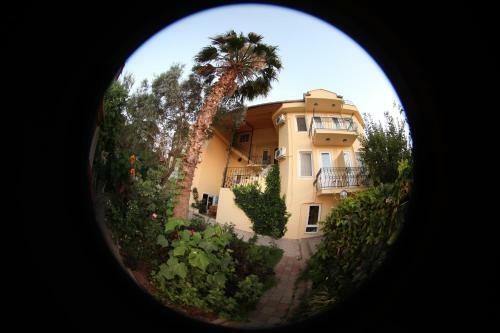 California Apart Hotel