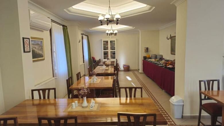 Hotel Ave Maria