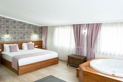 Infinity City Hotel