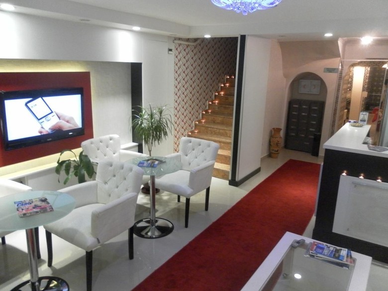 Hotel La White