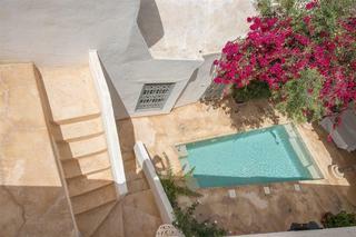 Hotel Caravanserai