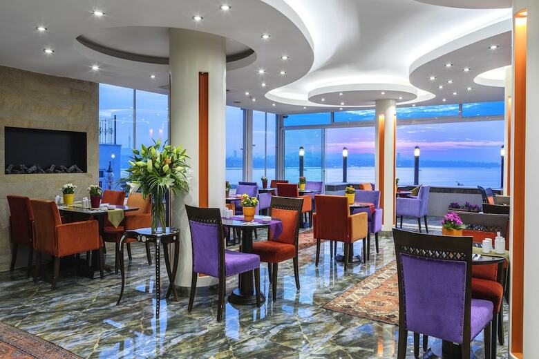 The Magnaura Palace Hotel