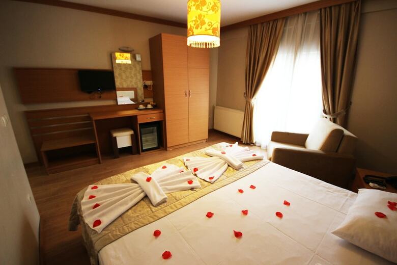 Flower Palace Hotel