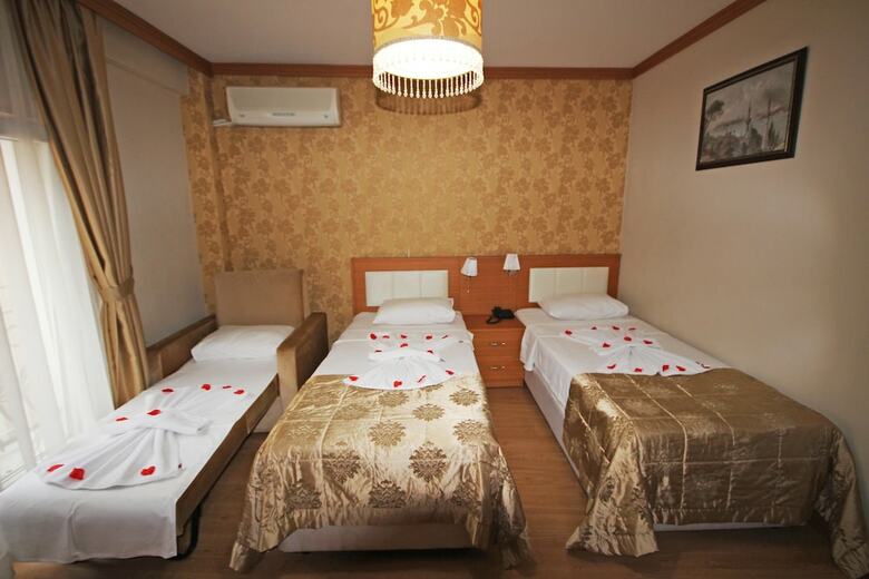 Flower Palace Hotel