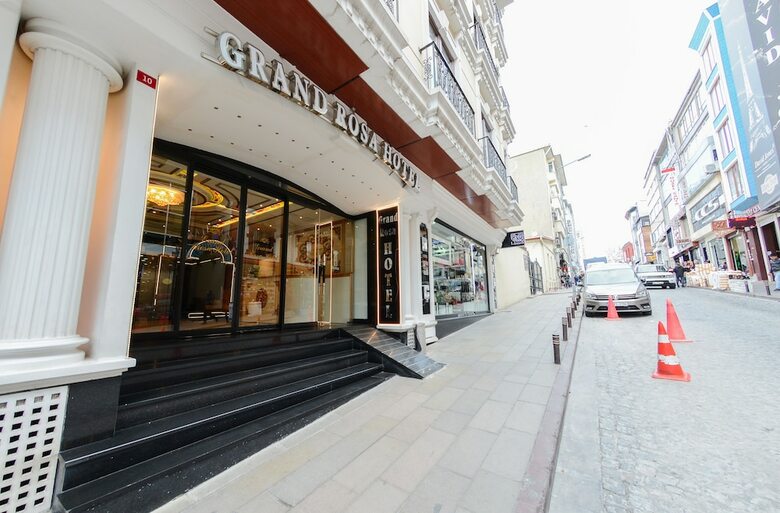 Grand Rosa Hotel