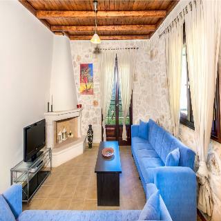 Hotel Agrikia Villa