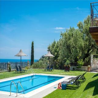 Hotel Agrikia Villa