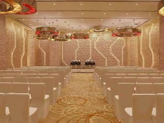 Hotel Novotel Chennai Omr