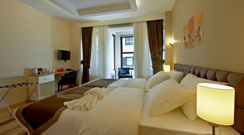 Retropera Hotel