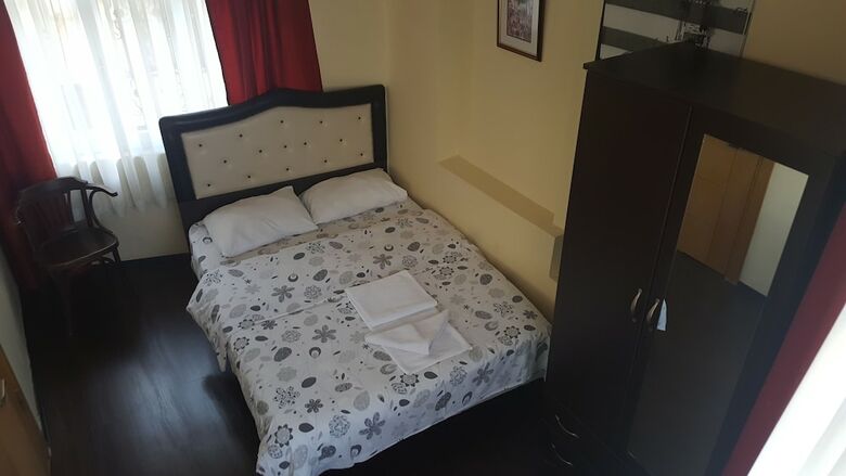 Hostal Metropolis Hostel & Guest House