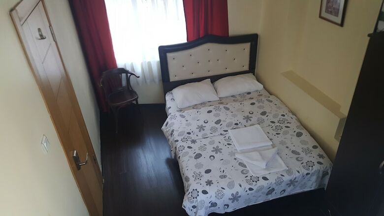 Hostal Metropolis Hostel & Guest House
