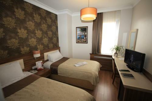 My Rose Hotel