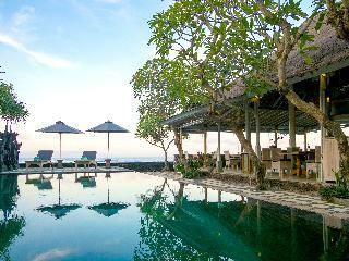 Hotel Alam Candi Dive Resort