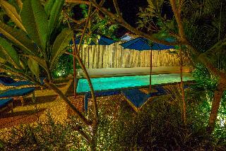 Hotel Kura Kura Resort