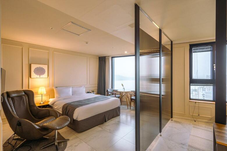 Jk Blossom Hotel