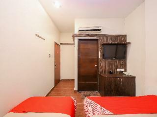 Oyo 108 Golden Palace Hotel