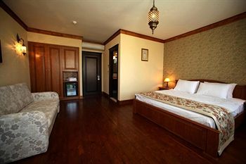 Lalinn Hotel