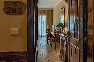 Aanari Hotel & Spa