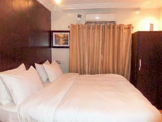 Dv8 Hotel