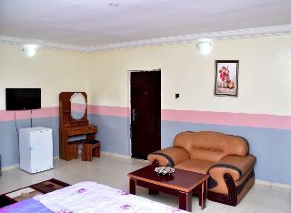 Royal Park Hotel & Suites
