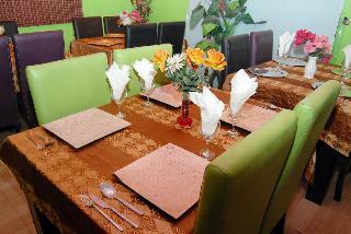Royal Park Hotel & Suites